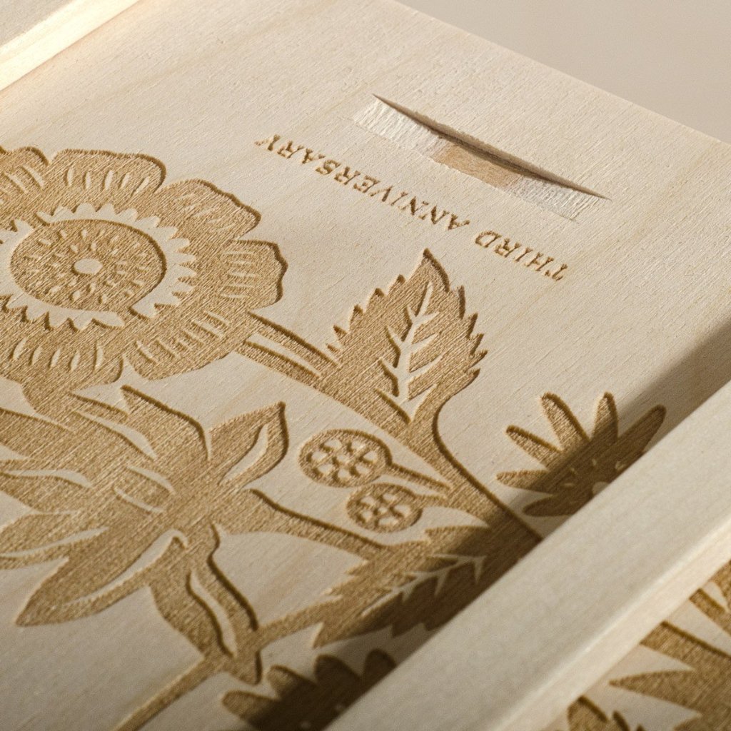 Eternal Love Anniversary Wine Box - Detail Image 2