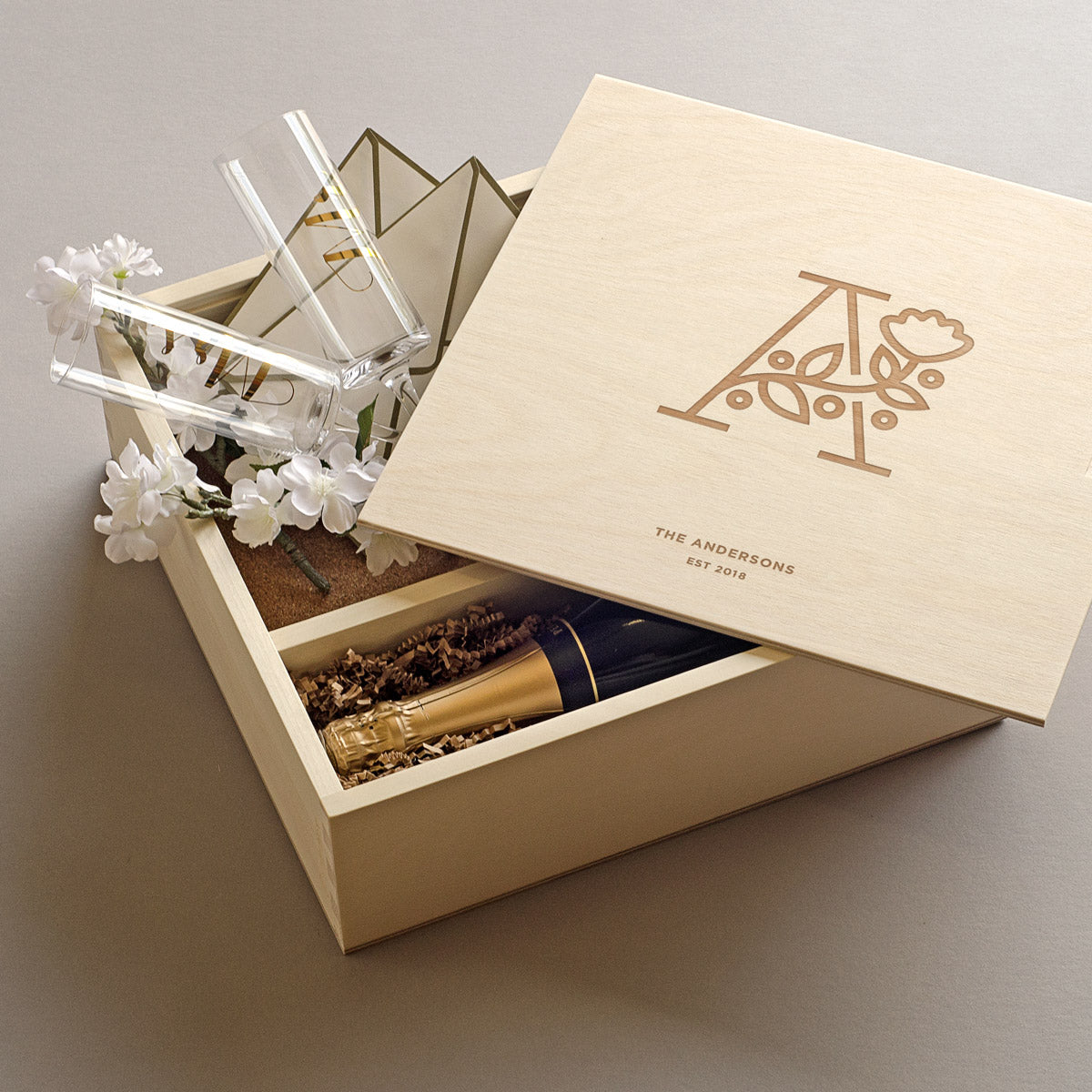 The Botanist - Keepsake Ceremony Wine Box with Glasses