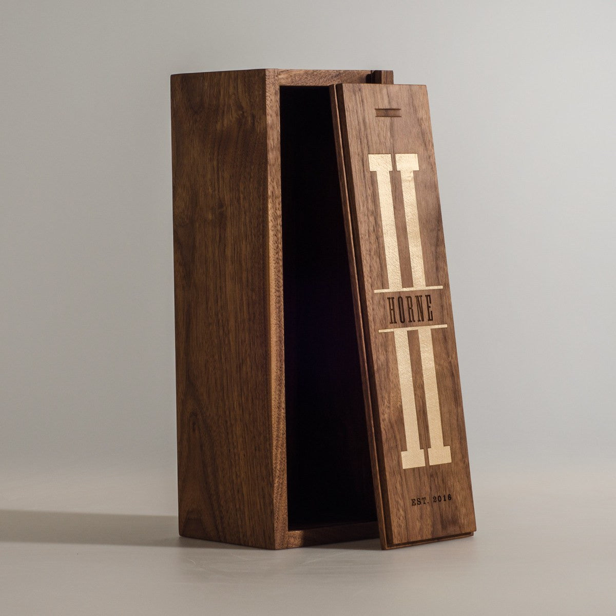 Walnut Uno - Inlaid Monogram Wine Box - Signature Series